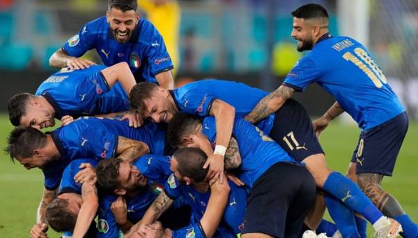 italija-se-prva-plasirala-u-osminu-finala-eura-italija-sss_60ca64f0869ca-1