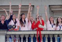 Beograd: “Zlatne” košarkašice Srbije dočekane uz aplauz i ovacije