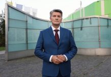 Mehmedović: Srbija vakcinacijom vara građane BiH, odlazak u Beograd je skup