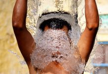 Liječnik: Osim vode u vrućim danima pijte i napitke koji sadrže elektrolite