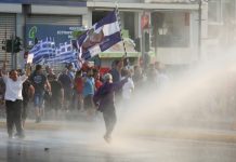 U Grčkoj se sukobili policija i protivnici vakcinacije protiv COVID-19