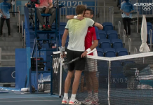 Evo šta je Zverev rekao Novaku na mreži nakon pobjede: U suzama mu prišao i ovo poručio