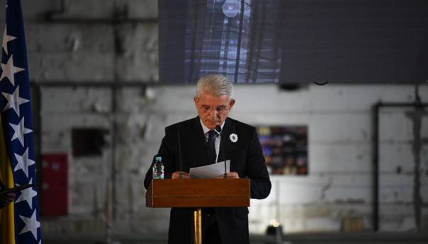 ako-neko-misli-da-je-negiranje-genocida-samo-problem-bih-grdno-se-vara-dzaferovic-potocari_60eacd662ee40