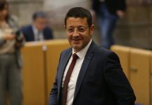 Sjedi na tri fotelje: Hofman od CIK-a zatražio oduzimanje mandata Aljoši Čampari