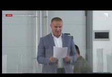 Performans Dževada Poturka u Skupštini KS