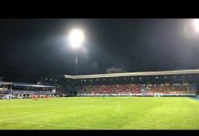 Veliko slavlje igrača Veleža s navijačima nakon pobjede nad AEK-om