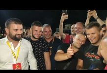 Šišanje Feđe Dudića pred stotinama navijača na mostarskom aerodromu