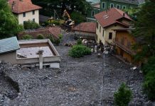 Snažna oluja pogodila Italiju: Blato guta automobile i ulazi u kuću