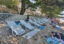 TURIZAM U HRVATSKOJ Pomaknuli praznu ležaljku pa ih zasuo salvama uvreda i psovki: ‘J**e mi se za vas i Općinu!‘