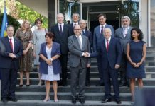 Kristijan Šmit preuzeo dužnost: Čast mi je služiti vašoj zemlji