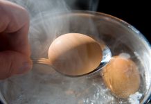 Jednostavan trik uz koji ćete lakše oguliti kuhana jaja