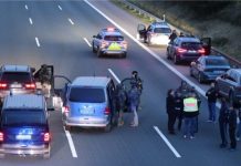 Talačka kriza u Njemačkoj: Naoružani Balkanac drži taoce u autobusu