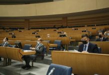 Nastavlja li se blokada državnih institucija?