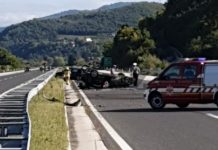 Težak udes na autoputu kod Visokog: Vozilo na krovu