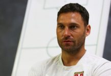 Tošić objavio sliku sa majkom i pokazao koliko je brižan