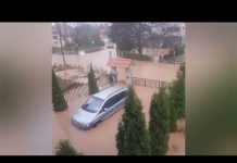 Poplavljena dvorišta i automobili na Otesu