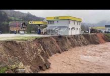 Bujica pokrenula klizište, ugrožena benzinska pumpa u Vojkovićima
