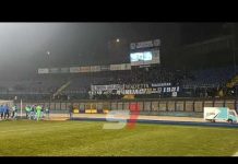 Fudbaleri i navijači Željezničara nakon pobjede protiv Radnika