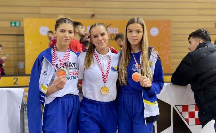 Tri-sestre-Sipovic