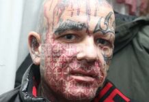 Muškarac sa istetoviranim licem želio se slikati sa Dodikom: Poznato čime se bavi, policija mu ništa ne može