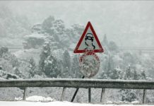 Zbog snijega: Obustavljen saobraćaj na putu Sarajevo-Rogatica za teretna vozila