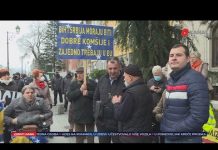 Protest ispred Ambasade Srbije u Sarajevu: Građani strepe od novog rata i nasilja