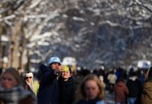 Na istoku SAD-a zatvorene škole i otkazano stotine letova zbog snježne oluje
