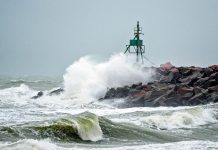 Uraganski vjetrovi haraju sjevernom Evropom, stradalo više osoba