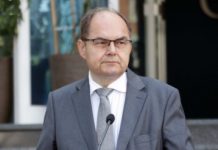 Schmidt o potezu NSRS: O posljedicama ćemo razgovarati s PIC-om