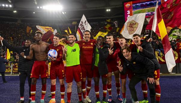 roma-potopila-lazio-u-derbiju-roma-slavlje_623789c29a9be