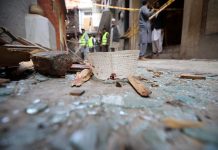 Raste broj žrtava napada Islamske države u džamiji u Pešavaru