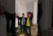 Miloš Jovanović iz “NADA-e” pjeva četničku pjesmu “Od Topole pa do Ravne Gore”