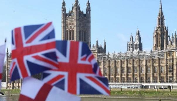 velika-britanija-planira-granicne-i-carinske-kontrole-robe-iz-eu-brexit_5e3595ec024df-604x345-1