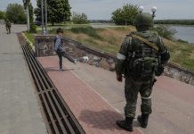 RSE: Ruski zvaničnik u Hersonu zabranio Ukrajincima da bježe u ukrajinske regione