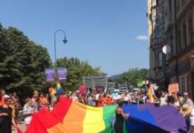 Majke podržavaju svoju djecu na Povorci: Oni nisu bolesnici kako ih nazivaju