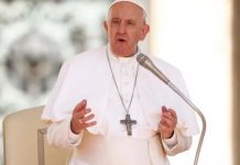 Papa Franjo osudio govor mržnje i lažne vijesti u digitalnim medijima