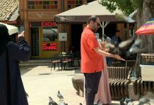 Zbog nedostatka viznih stikera gubimo milione, turistički sektor ogorčen