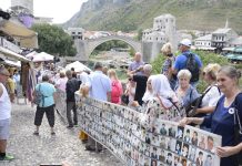 Mimohod majki Srebrenice održan u Mostaru