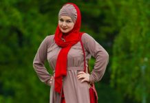 Raza se uporedila s mladićem koji se ubio: Da nemam samopouzdanja, a šta mi sve rulja piše, davno bih bila pod zemljom…