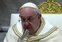 Papa Franjo o smrti Benedikta XVI: Bio je poklon crkvi i svijetu