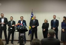 Zujanje osa i šuškanje novca