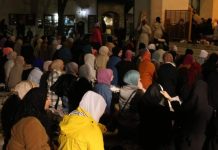 Mnoštvo vjernika u Gazi Husrev-begovoj džamiji na prvom teravih-namazu