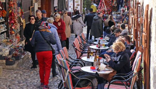 Mostar-turizam-turisti