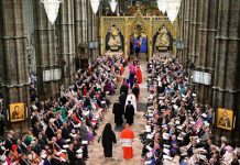 Kralj Čarls stigao u Bakingemsku palaču, uskoro počinje krunidba