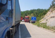 Oko 700 kamiona čeka na ulazak na Kosovo