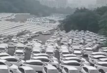 Hiljade netaknutih električnih automobila trunu u Kini