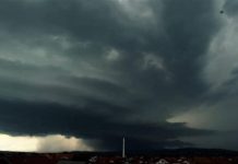 NEVRIJEME STIGLO I U BIH: OLUJA I JAKI UDARI GROMA NA SJEVERU ZEMLJE