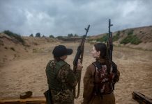 Žene najbrojnije na vojnoj obuci u Kijevu