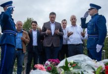 Bećirović u Bužimu odao počast heroju odbrambeno-oslobodilačkog rata generalu Izetu Naniću