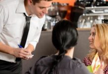 Turist ostavio 500 eura bakšiša, konobar ga napao